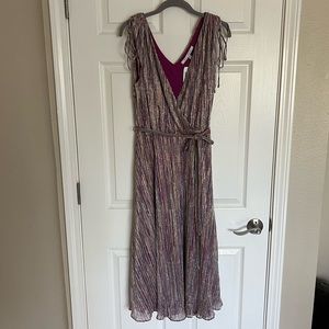 Julia Jordan Mid-Length Shimmer Dress - Perfect for the Holidays! 🪩🎄❄️👠